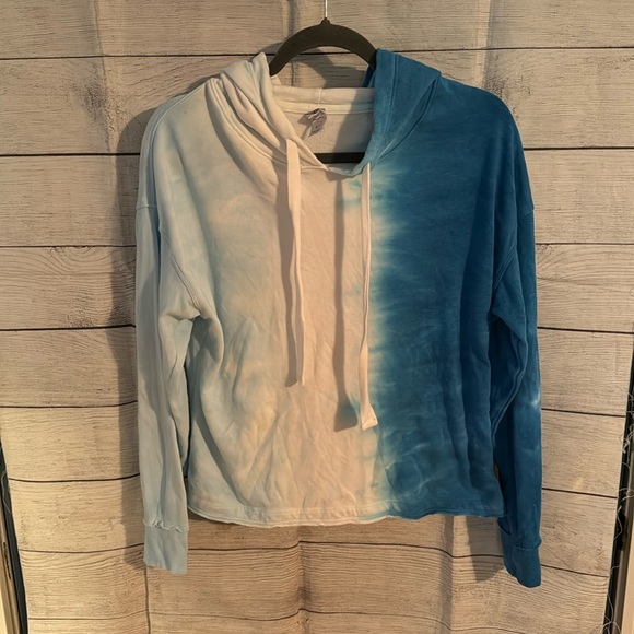 Te Verde Tops - 📢 Te Verde Tie Dyed Hoodie Size Medium